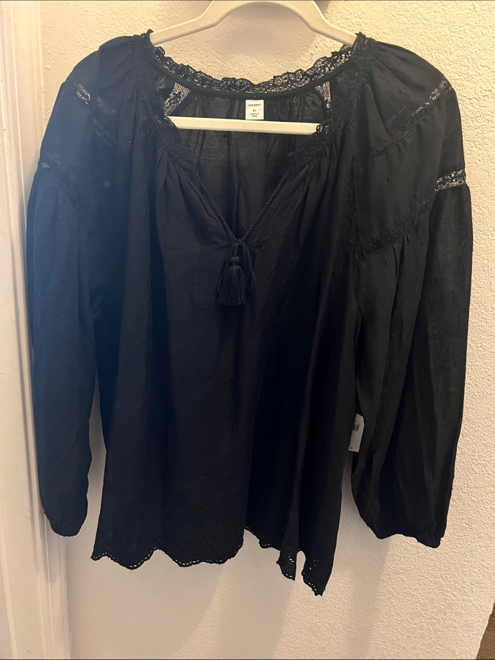 Old Navy Black Lace-Trim Peasant Tunic with Tassel